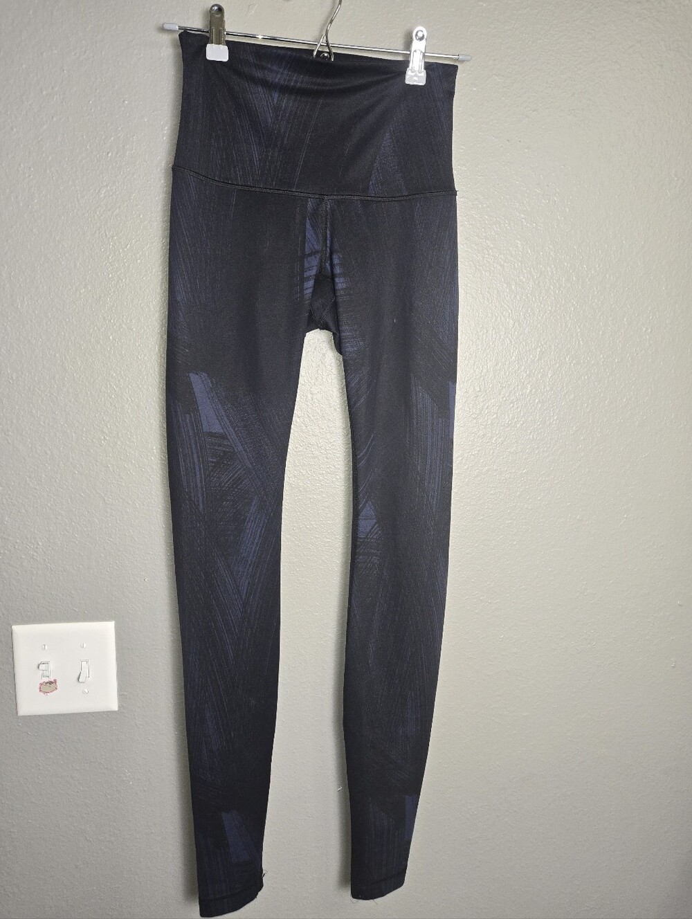lululemon athletica Black with Dark Blue Pattern High-Rise Leggings Size 0